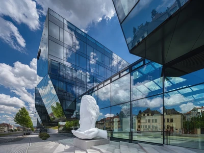NEST by Jaume Plensa